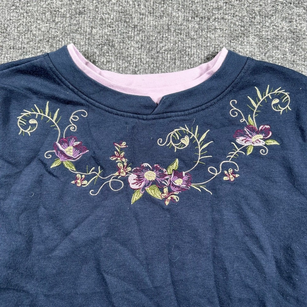 Country Store Sweatshirt Womens Size L Navy Blue Floral Embroidered Pullover
